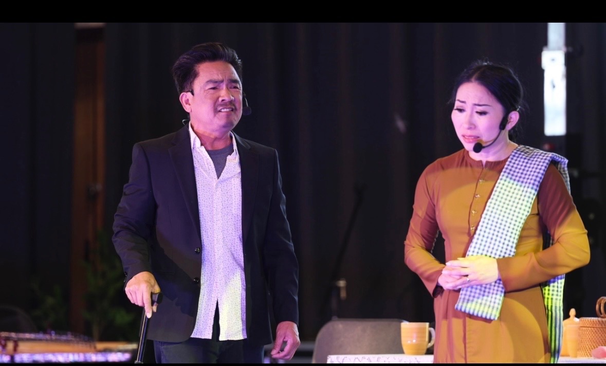 Modern cải lương performance by Tình Tri Âm